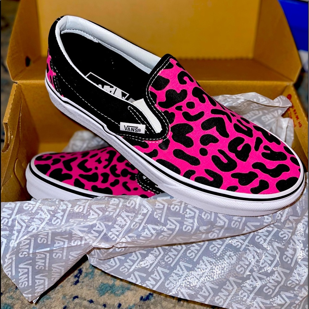 Leopard pink vans!